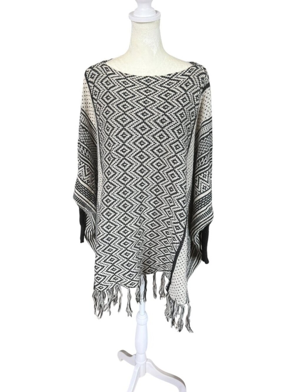 Hot & Delicious oversized knit poncho style sleeved black and beige sweater M/L